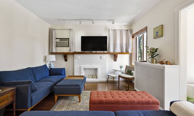 Rogers Park House | 100 Yr. Old Chicago Brick Craftsman with yard, Near Beach and Loyola!