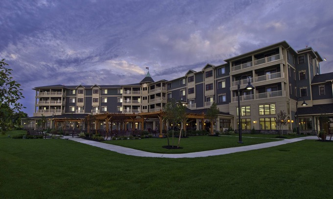 Clayton Hotel | 1000 Islands Harbor Hotel