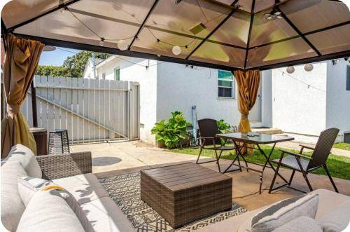 Clarkdale House | 1000 m² House ∙ 3 bedrooms ∙ 16 guests