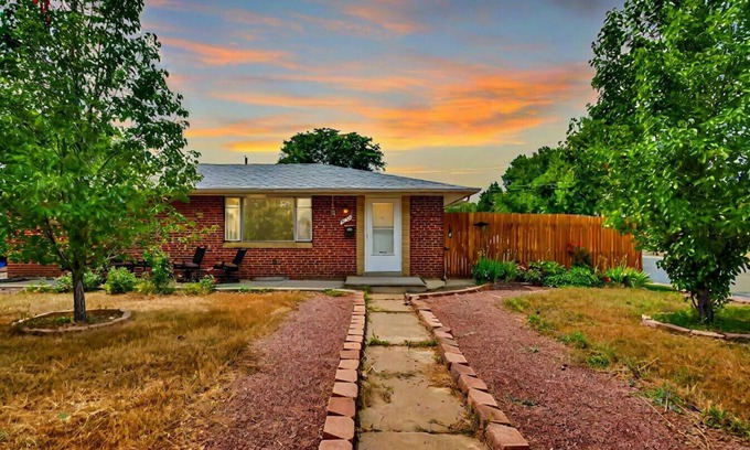 Lakewood House | $1000 Rebate if You Buy A Home in Denver!