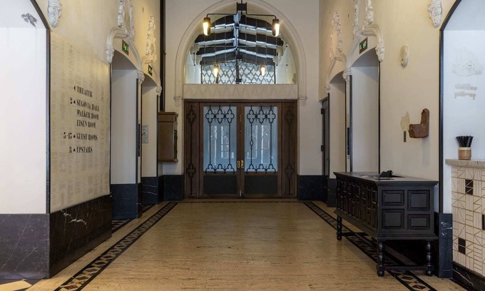 Historic Core Apartment | #1002 - Kasa Downtown LA | Accessible King Room