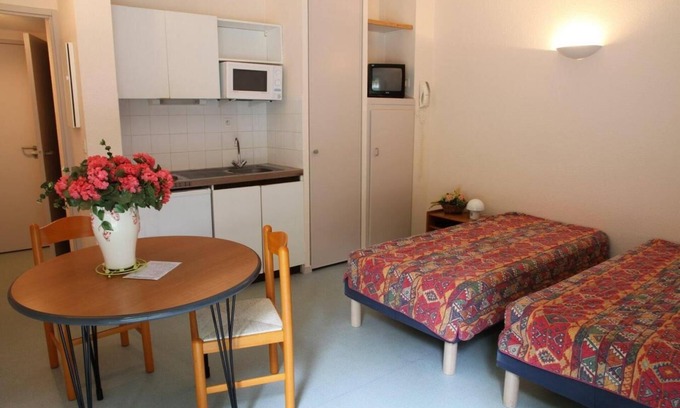 Aulus-les-Bains Apartment | 100m from resort center, 1st floor, view forest, fitness, parking, tv, 34m², Guzet