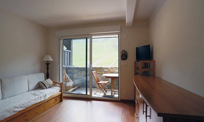 Peyragudes Apartment | 100m from resort center, 1st floor, parking, tv, ski locker, 49m², Peyragudes