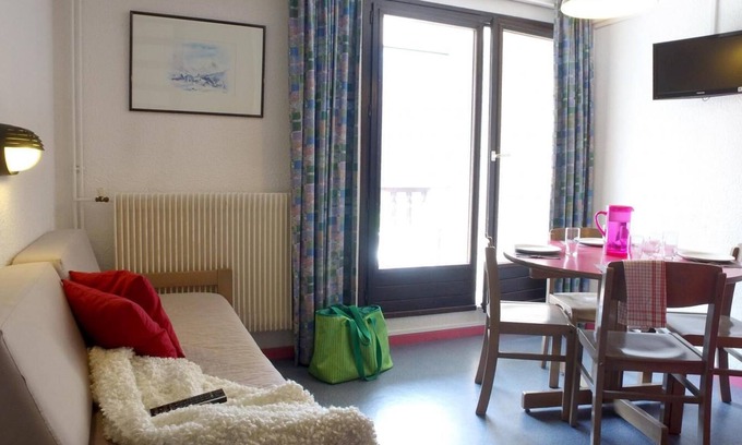 Ceillac Apartment | 100m from ski slopes, balcony, parking, tv, ski locker, 41m², Ceillac en Queyras