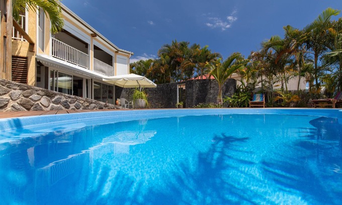 Petite-Ile Villa | 100m² charming guest apartment with private pool