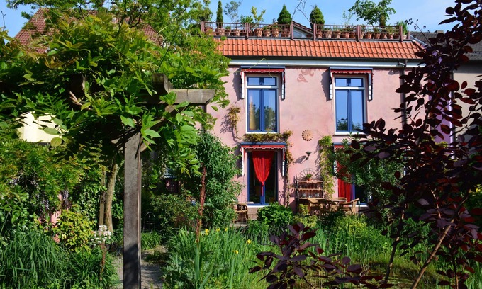Velsstraße Apartment | 100sqm dream apartment and terrace for 4 people, central and quiet