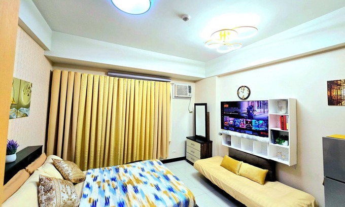 Moonwalk Apartment | 101 Newport Blvd: SkyStag Aerie - A cozy studio near NAIA Terminal 3 Airport