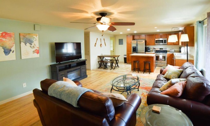 Central Colorado Springs House | 1014 Swope