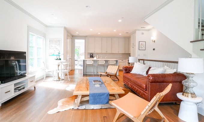 Kessler House | 1017 Bishop Arts Townhome: Sleeps up to 8 people!