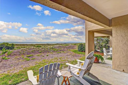 Amelia City Apartment | 102 Sailmaker