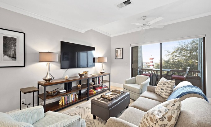 Harbour Town Villa | 1043 Caravel Court-Penthouse Overlooking Harbour Town! Pool Membership!