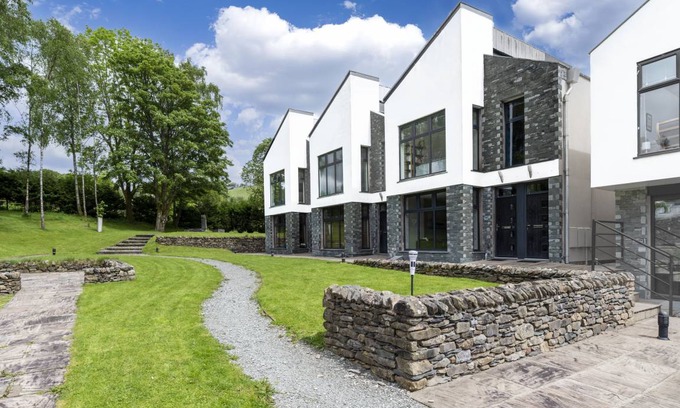 Ambleside Cottage | 105 m² Cottage ∙ 2 bedrooms ∙ 4 guests