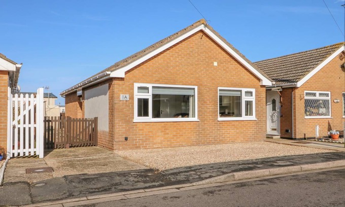 Mablethorpe and Sutton Cottage | 105 m² Cottage ∙ 2 bedrooms ∙ 4 guests