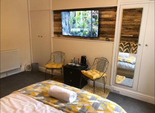Sketty House | 106 Brynmill - Room 8