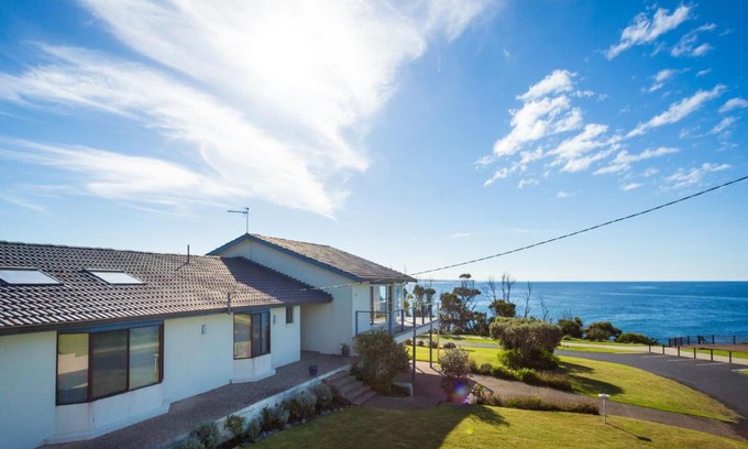 Dalmeny House | 106 Ocean Parade Dalmeny