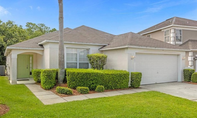 Lake Berkley House | 1061 Lake Berkley 4 Bed with Pool&Spa