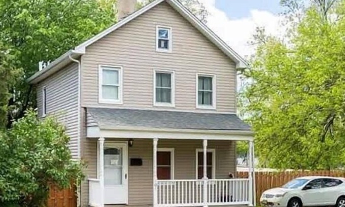 East Brunswick House | 107 Quaint Renovated Single Family 3 Bdrm House