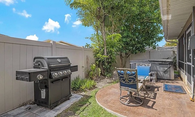 Naples Park House | 107th Ave 800 block 3 bed 2 bath near Mercato and Vanderbilt Beach