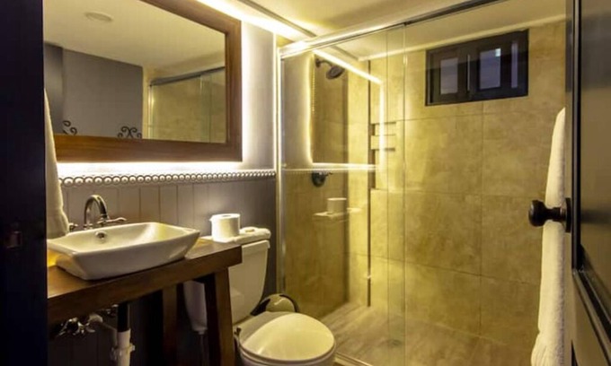 Urdesa Apartment | 108 Consulado USA *Parking* Loft Praga Apts 3 pax