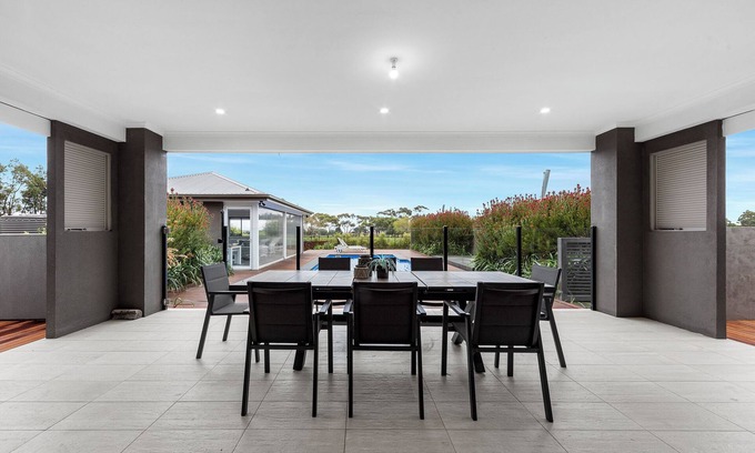 Leopold Villa | 10BR birdwatch house Great Ocean Road