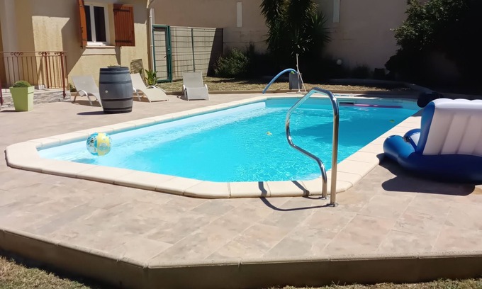 Montfrin Villa | 10km from Pont du Gard pretty villa in a quiet area with swimming pool