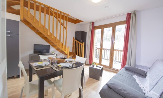 Les Orres Apartment | 10m from shops, swimming pool, balcony, 35m², Les Orres
