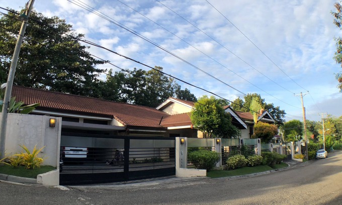 Mandaue House | 10PAX : 4Bedrooms w/a private POOL : BIG HOUSE