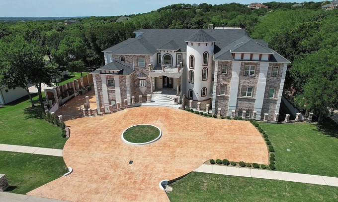 Cedar Hill House | 11,000 sq. ft Luxury Dallas Mansion with Scenic Views, 8 bed, 10.5 bath