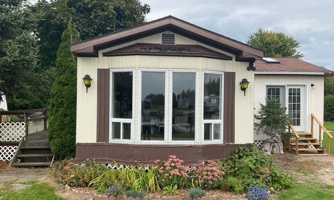 Stokes Bay House | #11 - 5 Minute Drive to the Beach! Perfect for a family getaway!