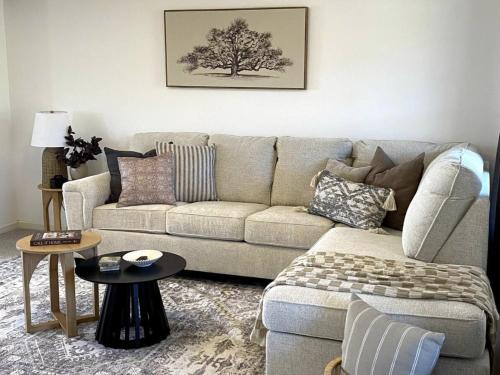 Millerton House | 11-Acre Retreat I Firepit, Pickleball and Nature