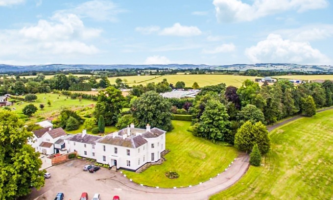 Saint Owens Cross Cottage | 11 bedroom accommodation in Peterstow
