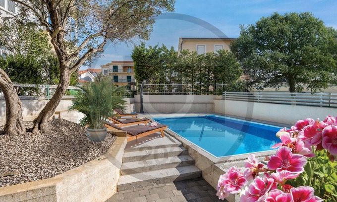 Srima Apartment | 11 bedroom amazing apartment in Srima