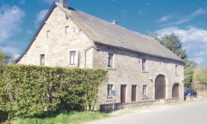 Walk House | 11 bedroom nice home in Waimes