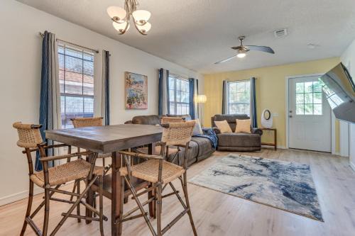 Gulf Breeze House | 11 Mi to Beach Quiet Gulf Breeze Gem Near Dtwn
