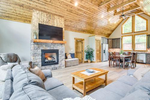 Mill Spring House | 11 Mi to Chimney Rock! All-Season Family Escape