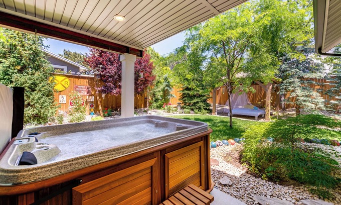 Cottonwood Heights Apartment | 11 Mi to Snowbird Resort: Mtn-View Apt w/Hot Tub