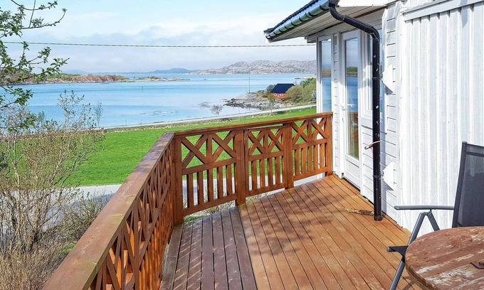 Naeroy House | 11 person holiday home in kolvereid