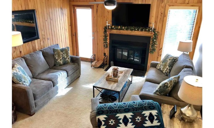 Snowshoe Condo | 11 Powderidge, Snowshoe, WV - Slopeside Serenity