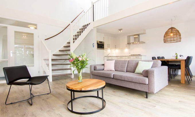 Julianadorp Villa | 110 m² Villa ∙ 3 bedrooms ∙ 6 guests