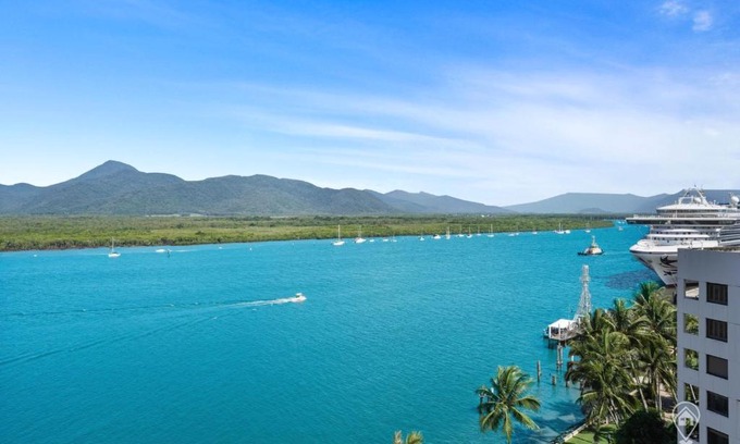 Cairns Central Business District House | 1101 Harbour Lights with Ocean Views