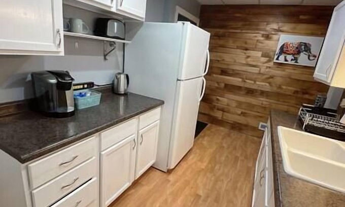 Dubuque Apartment | 1103#201 /Harvest & Heritage: Dubuque Getaway