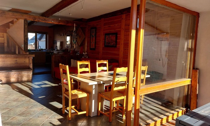 Saint-Martin-de-Queyrieres House | 110m² village house near ski resorts.