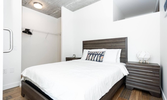 Downtown Winnipeg Condo | (1111)Downtown Glasshouse+Spacious 1 Bdr+Fast WiFi