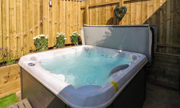Gardenstown House | 111A MAIN STREET, pet friendly, with hot tub in Gardenstown