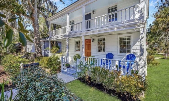 Northwest Quadrant House | 112 m² House ∙ 3 bedrooms ∙ 6 guests