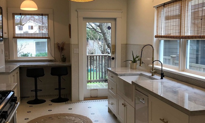 Central Lonsdale House | 112 year old Heritage House with city views and private backyard