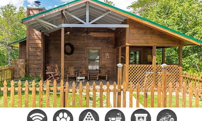 Pigeon Forge Cabin | 114 m² Cabin ∙ 2 bedrooms ∙ 6 guests