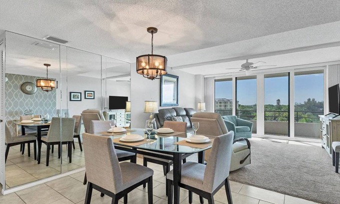 Siesta Key Condo | 116 m² Condo ∙ 2 bedrooms ∙ 6 guests