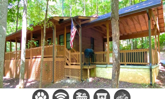 Wears Valley Cabin | 117 m² Cabin ∙ 2 bedrooms ∙ 8 guests