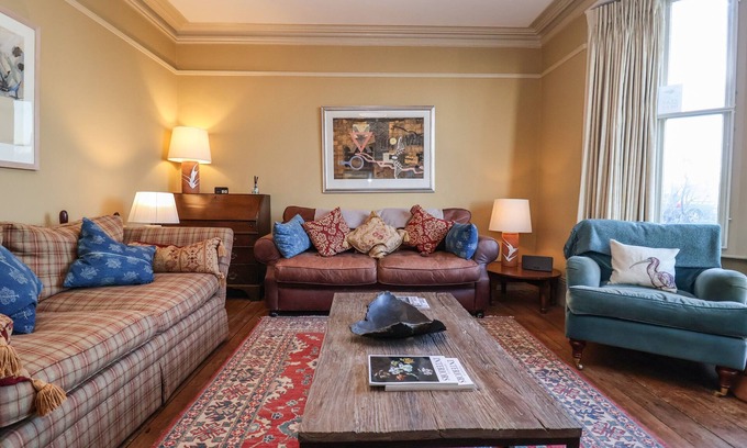 Aldeburgh Cottage | 11A MARKET CROSS PLACE, pet friendly, with a garden in Aldeburgh